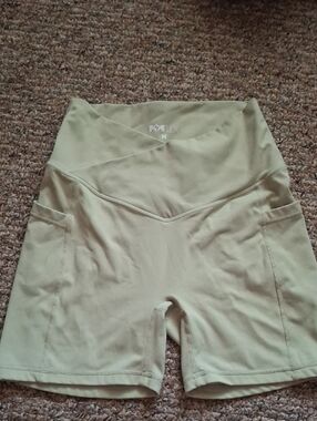 Popflex Crisscross Midi Shorts Medium Pistachio